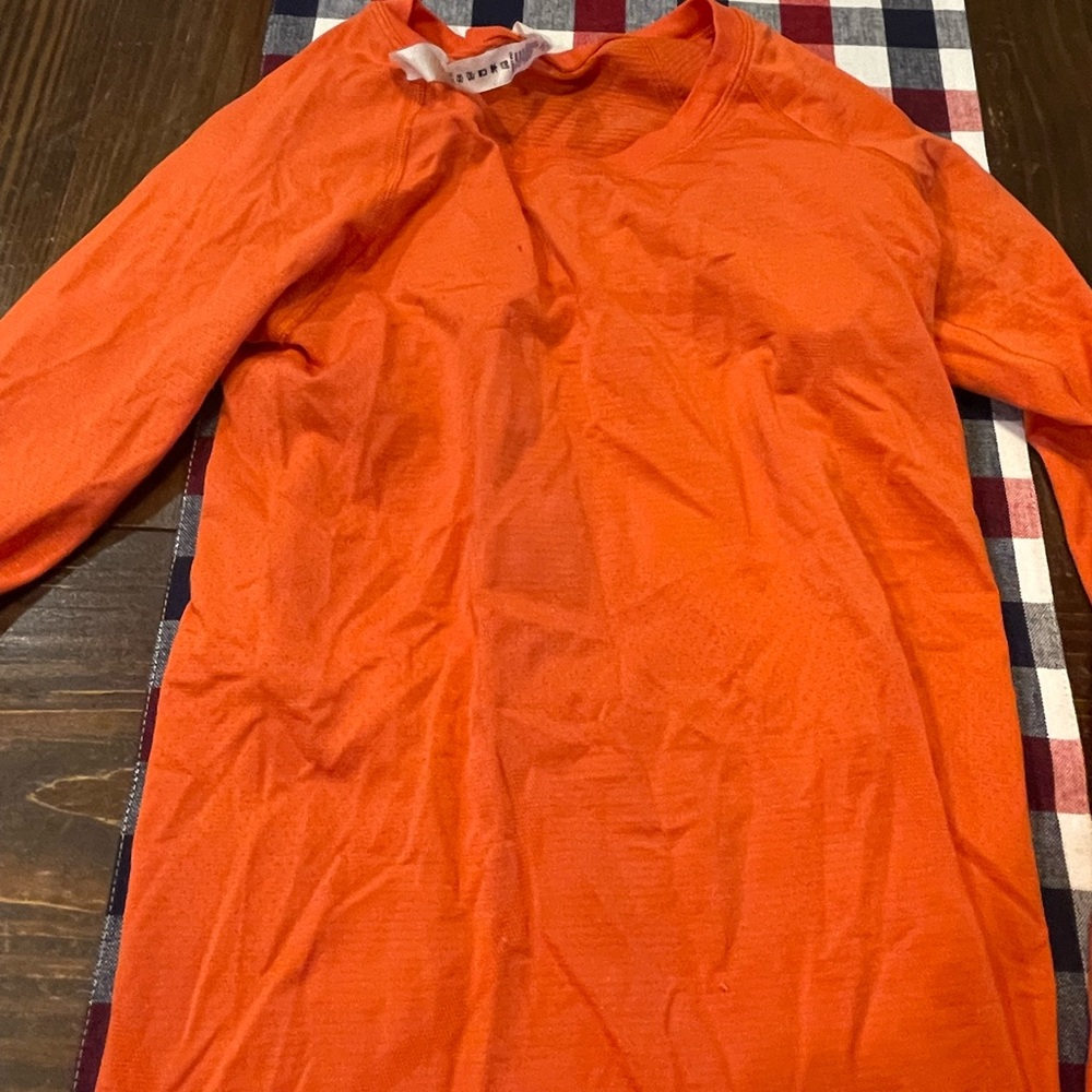 Lululemon top